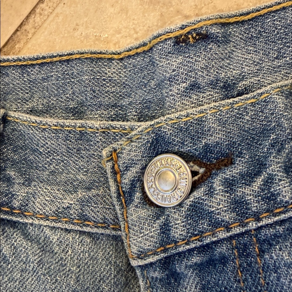 Levi’s 550 denim shorts - 34” waist - Picture 4 of 10
